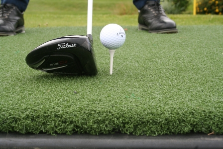 artificial grass tee accepts tee peg