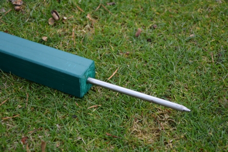 spiked recycled plastic rope post